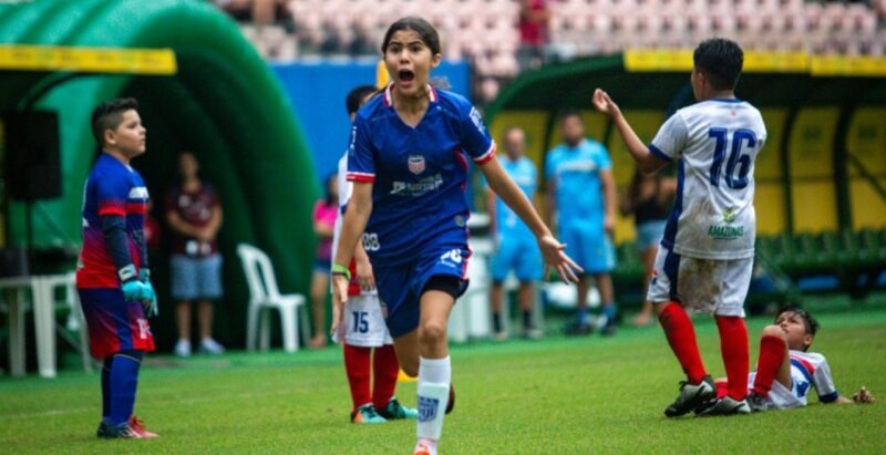 Participação feminina no futebol de base amazonense é 1000% maior em 2024