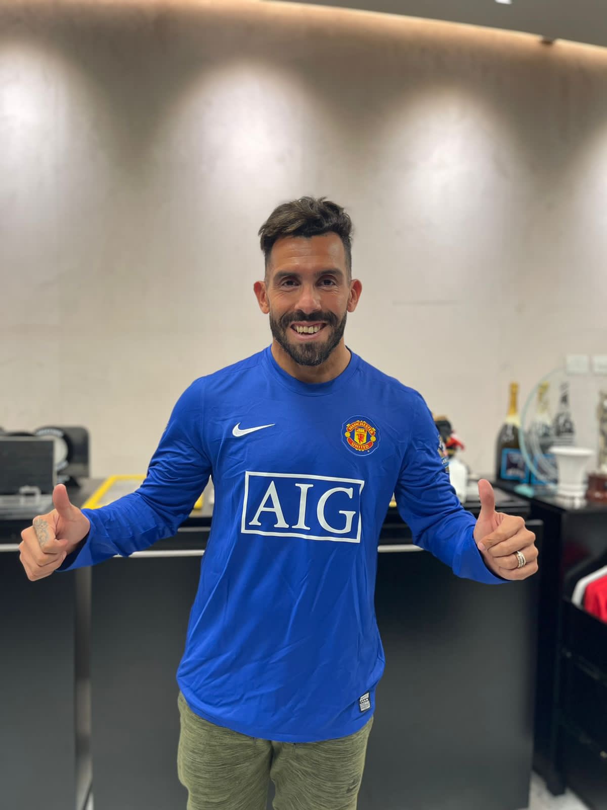 Técnico argentino Carlos Tevez foi oferecido ao Vasco