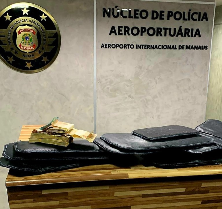 PF prende casal com 5 kg de drogas em malas no aeroporto de Manaus