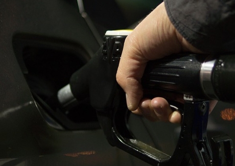 Petrobras reduz preço de gasolina em 2%