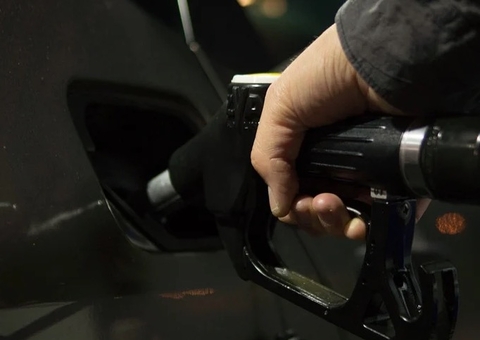 Petrobras anuncia que gasolina e diesel terão aumento a partir de sábado