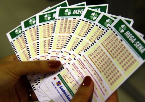 Confira os números sorteados da Mega-Sena com prêmio de R$ 4 milhões 