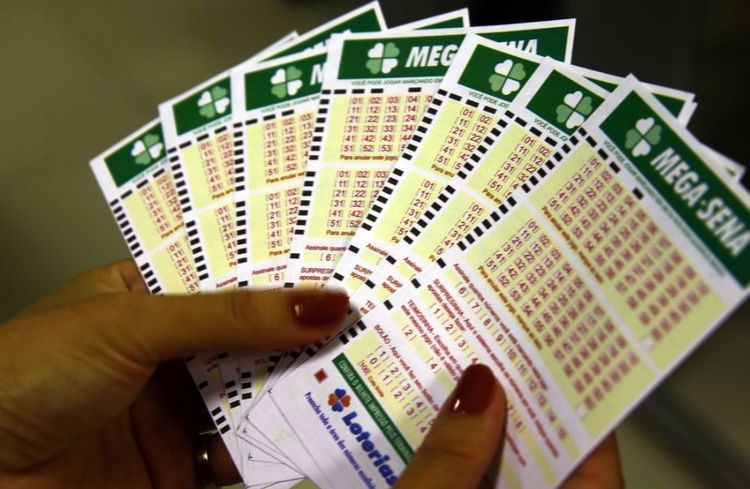 Confira os números sorteados da Mega-Sena com prêmio de R$ 4 milhões 