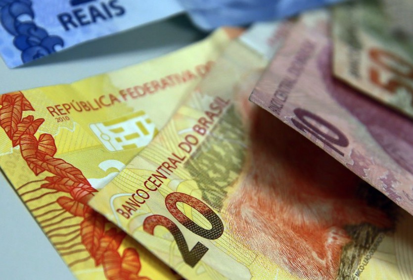 Governo propõe reajuste de salário mínimo para R$ 1.088 em 2021