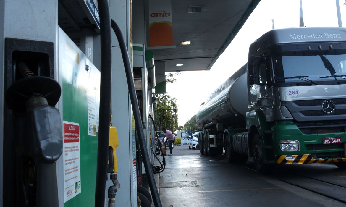 Petrobras anuncia aumento de preço do diesel e gasolina