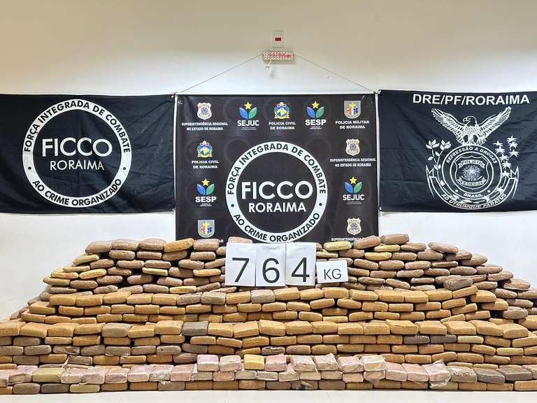 PF prende dupla com 764 kg de maconha na divisa do Amazonas com Roraima