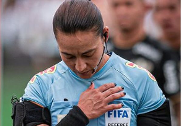 Edina Alves é escalada para novo jogo da Copa feminina