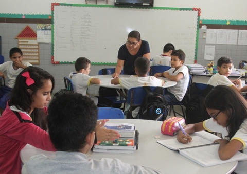 Confira lista de professores contemplados com 14º e 15º salários pela Semed