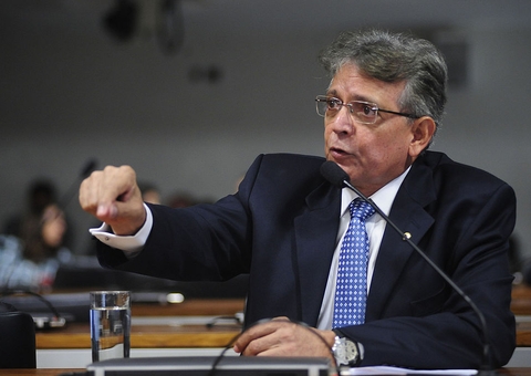 Pauderney planeja retorno das aulas presenciais em escolas de Manaus