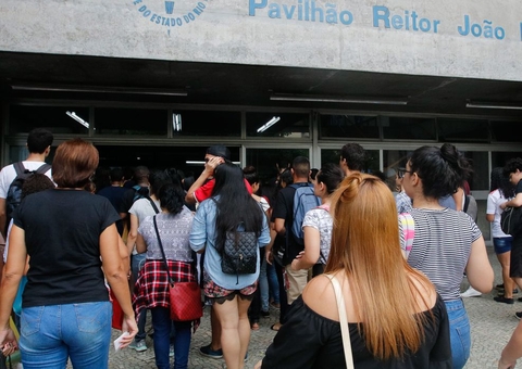 Inep diz que cidades que desmarcarem Enem ficarão de fora desta edição