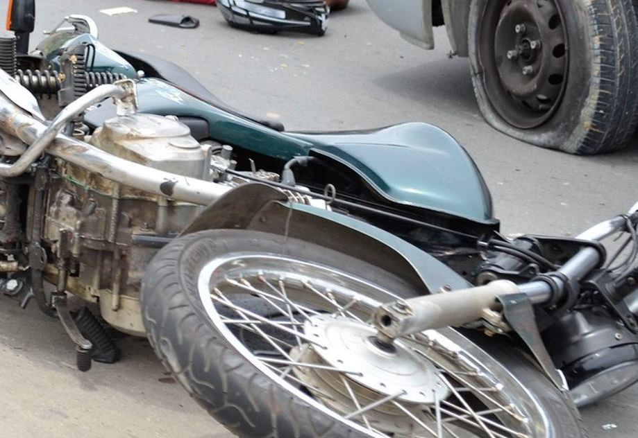 Motociclista morre em hospital após ser atropelado por carro em Manaus