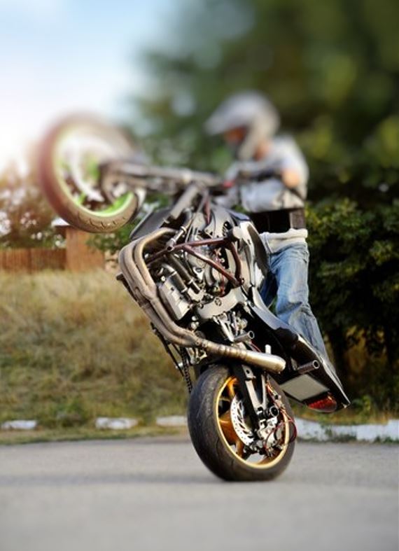 Homem morre após ser atingido por motociclista que fazia "grau" em Lábrea