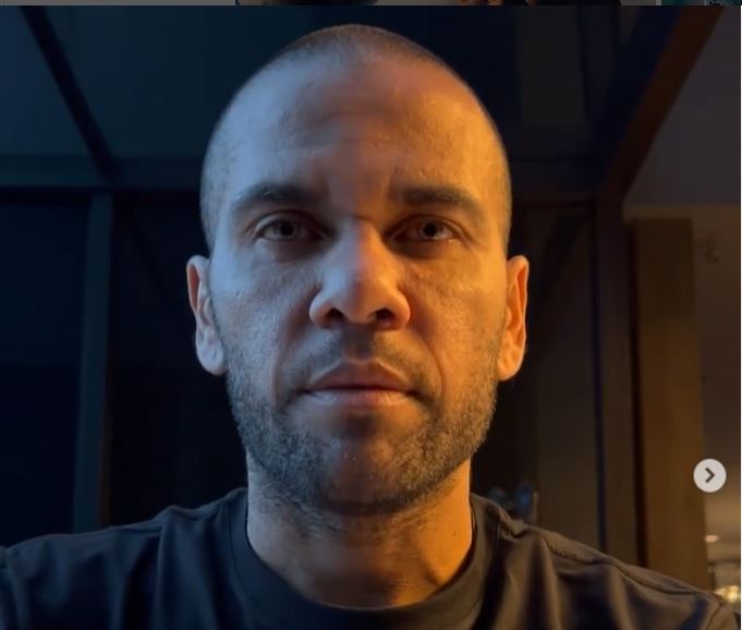 Daniel Alves paga fiança e pode deixar prisão nesta segunda-feira