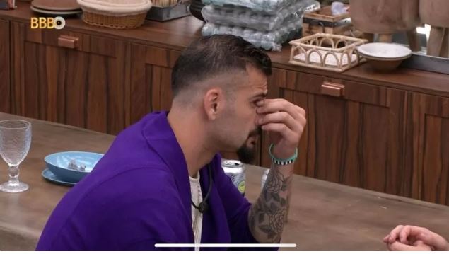 Nizam chora após ser alvo de fofoca com Vanessa Lopes no BBB 24