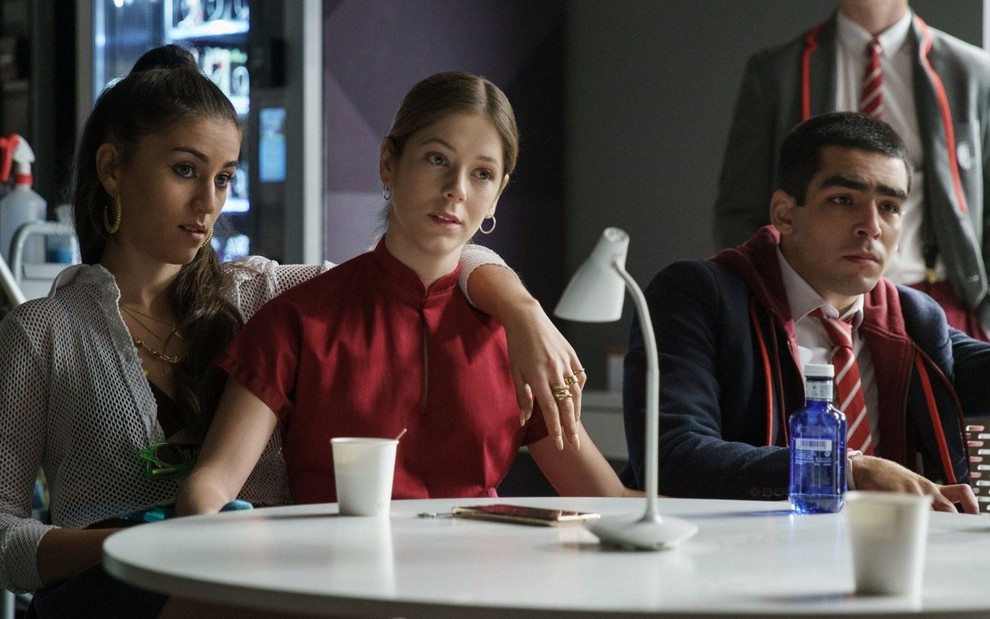 Teaser da 4ª temporada de Elite mostra novos alunos; assista