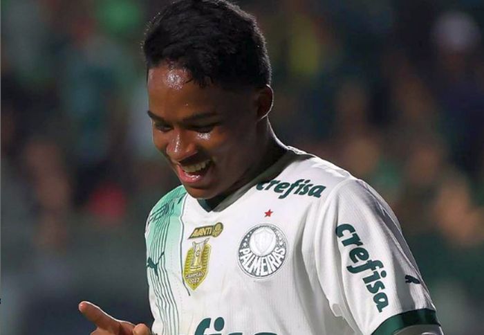 Abel vive dilema com Endrick após bons minutos do jovem e lesão de Dudu