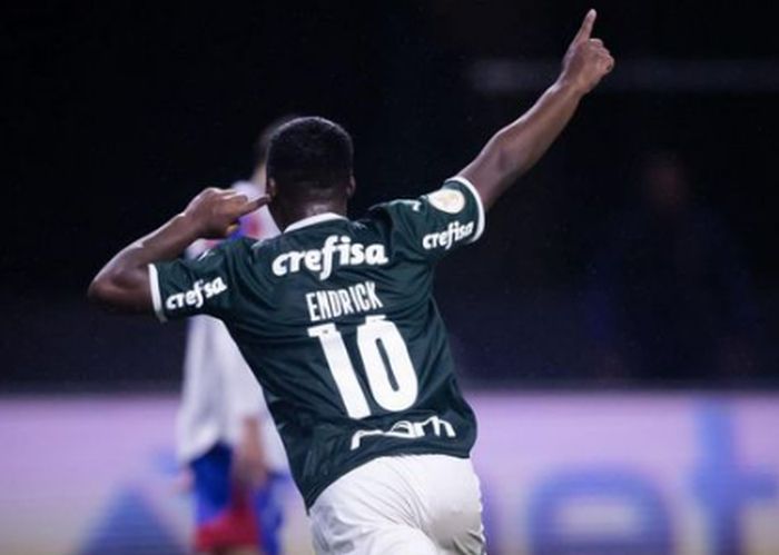 Sem Endrick, Barcelona vê Vitor Roque em alta e tenta garantir contratação