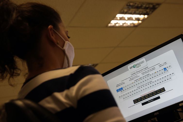 Enem 2021: versão impressa concentra maioria dos candidatos