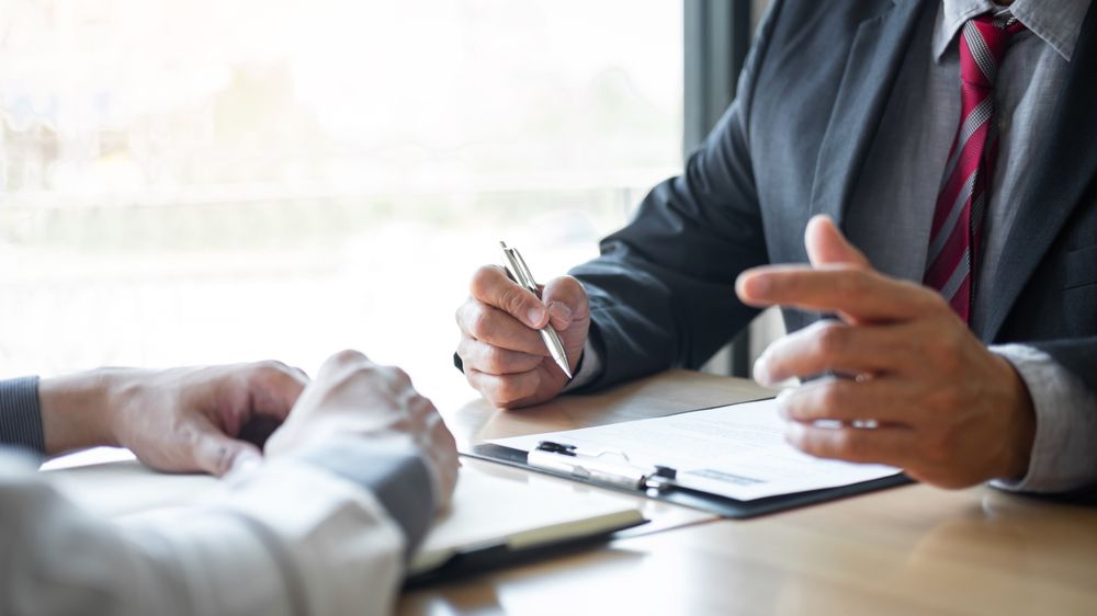 Homem é preso enquanto fazia entrevista de emprego em Manaus