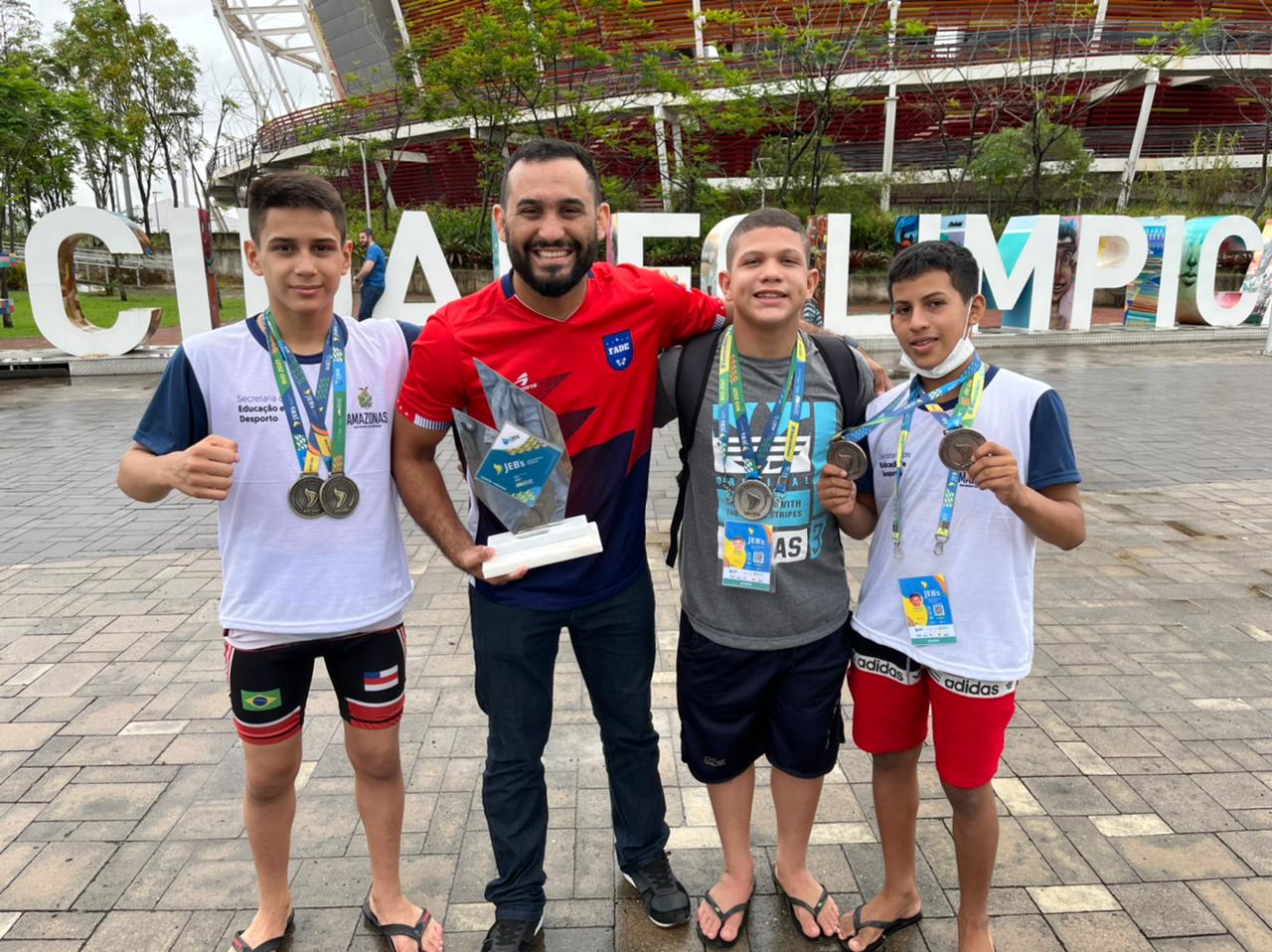 Equipe amazonense de wrestling é campeã no quadro geral de medalhas, no RJ