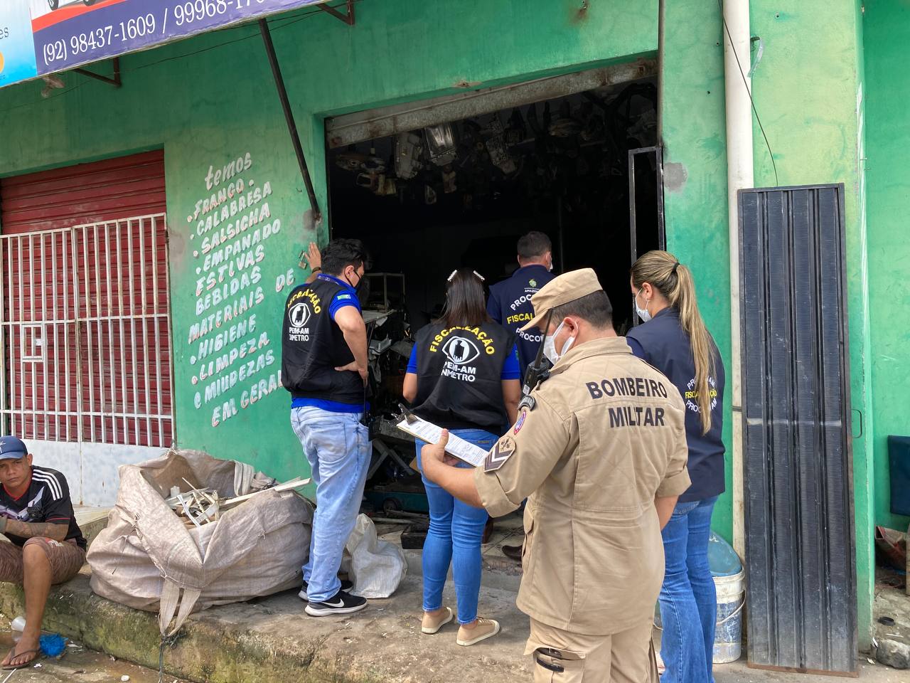 Sucatarias irregulares são notificadas durante fiscalização em Manaus