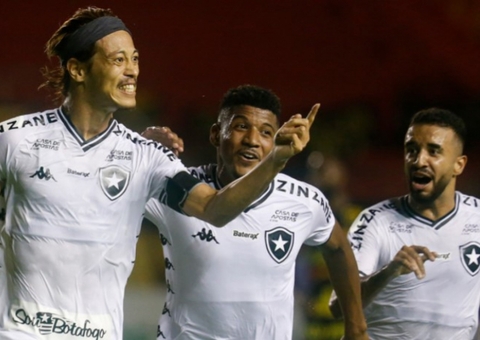 Com um a menos, Botafogo vence Sport e se distancia da zona de rebaixamento