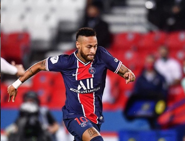 PSG anuncia apoio total a Neymar em caso de racismo