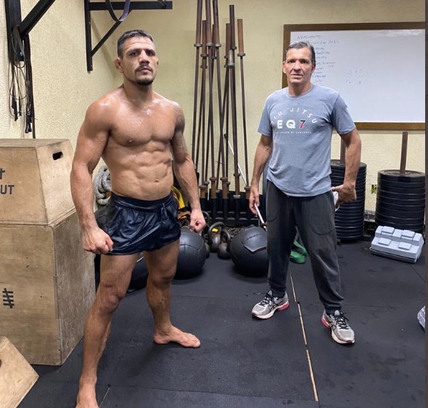 Rafael dos Anjos anuncia que está com covid-19 e tem luta cancelada no UFC