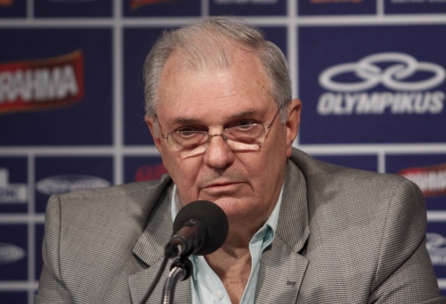 Casa de ex-presidente do Cruzeiro é alvo de vândalos: 'Aqui mora um ladrão'