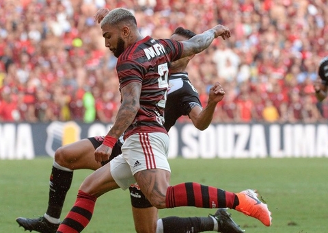 Vasco e Flamengo se enfrentam neste sábado em São Januário