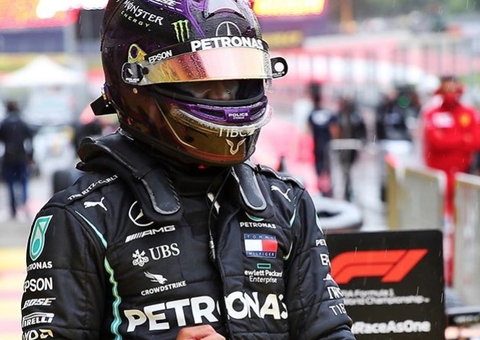 Hamilton bate 91º vitória no GP Eifel e iguala recorde de Schumacher 