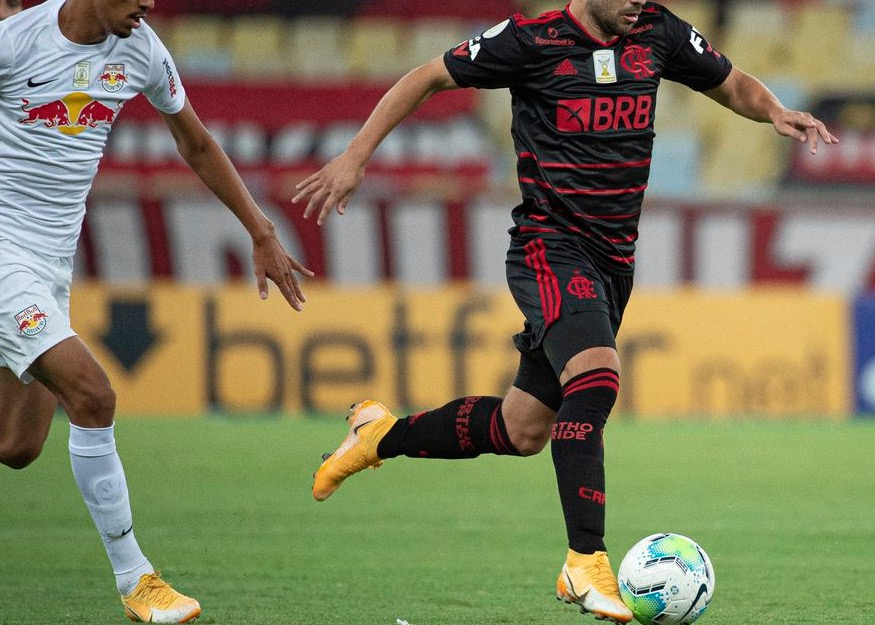 Flamengo empata com Bragantino no Maracanã e perde chance de virar líder