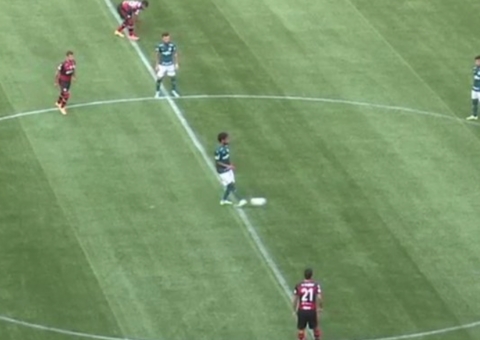 Flamengo e Palmeiras empatam em jogo polêmico pelo Brasileiro