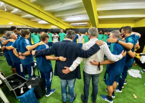 Domènec, Landim e mais 4 jogadores do Flamengo também estão com Covid-19