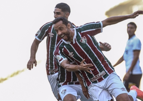 Nenê marca dois, e Fluminense supera Corinthians