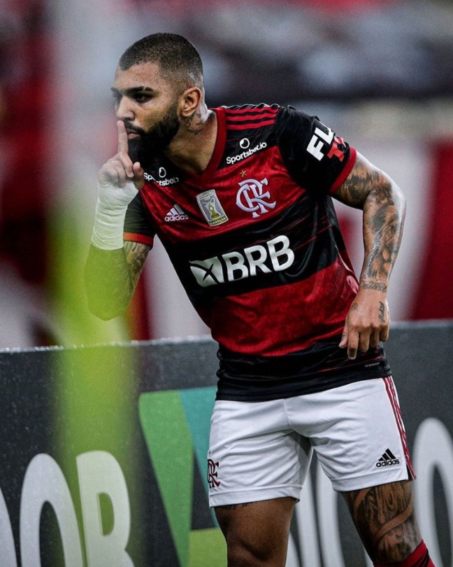 Gabigol é cobiçado no futebol inglês e jornalista detona: 'idiota'