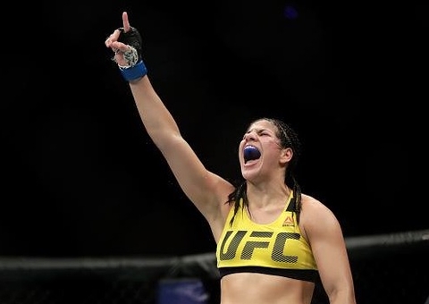 Amazonense Ketlen Vieira é favorita no confronto de hoje no UFC