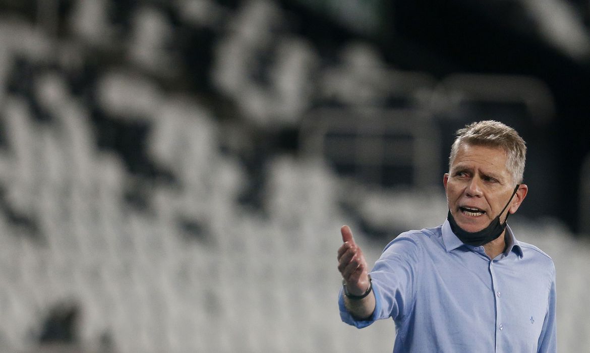 Botafogo demite técnico Paulo Autuori