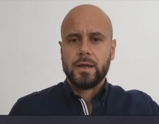 Palmeiras mira técnico estrangeiro para ocupar vaga deixada por Luxemburgo