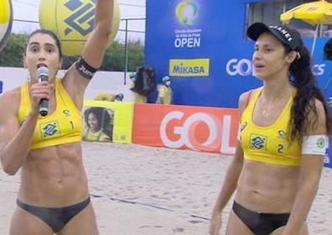 Jogadora de vôlei, Carol Solberg grita 'Fora Bolsonaro' durante entrevista