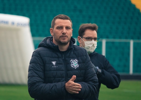 Técnico do Figueirense, Elano testa positivo para Covid-19