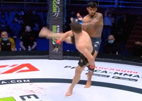 Vídeo: Nocaute raro faz amazonense Rodrigo Praia desmaiar em luta
