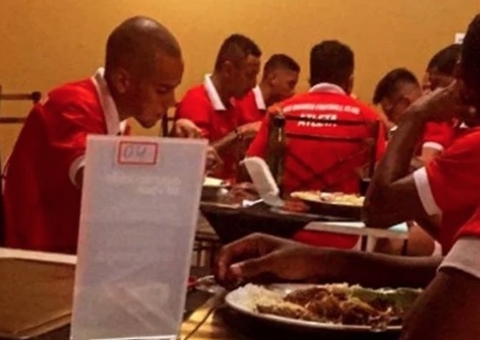 Carro de dono de restaurante é quebrado após internação de goleiro Bruno