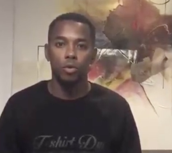 Santos anuncia suspensão do contrato de Robinho