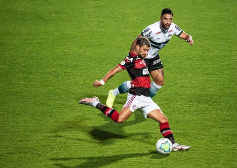 Flamengo se recupera e vence Coritiba por 3 a 1 no Maracanã