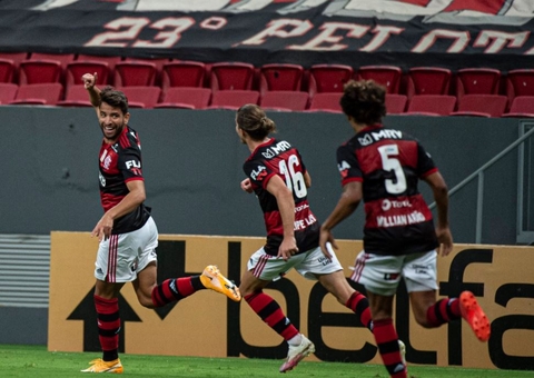 Flamengo vence Palmeiras na luta pelo Campeonato Brasileiro
