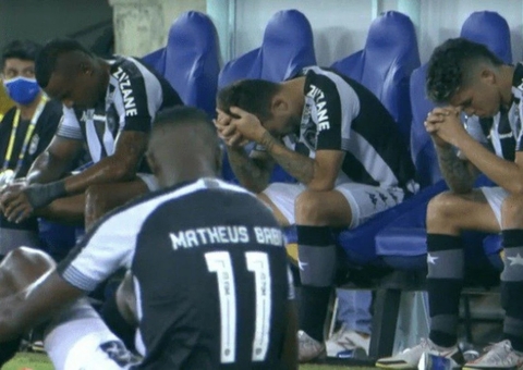 Botafogo é rebaixado pela 3ª vez em sua história após derrota para o Sport