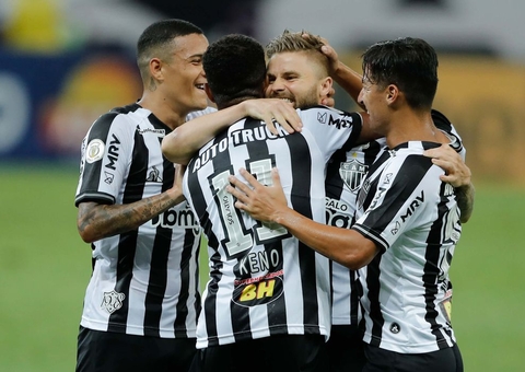 Atlético-MG vence Coritiba e assume vice-liderança do Brasileiro