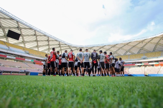 Dia de confronto decisivo entre Manaus e Ferroviário na Arena da Amazônia