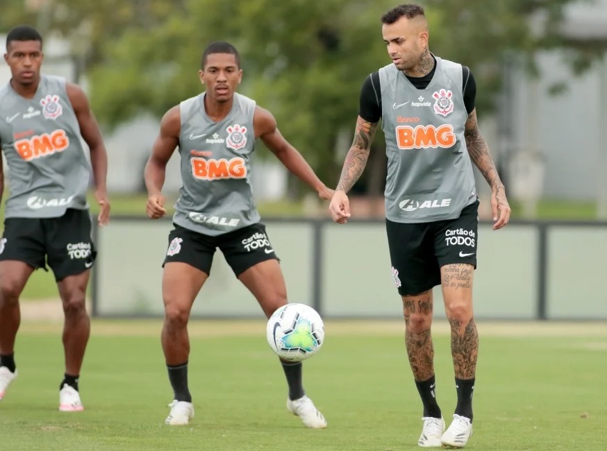 Surto: 10 jogadores do Corinthians testam positivo para covid-19